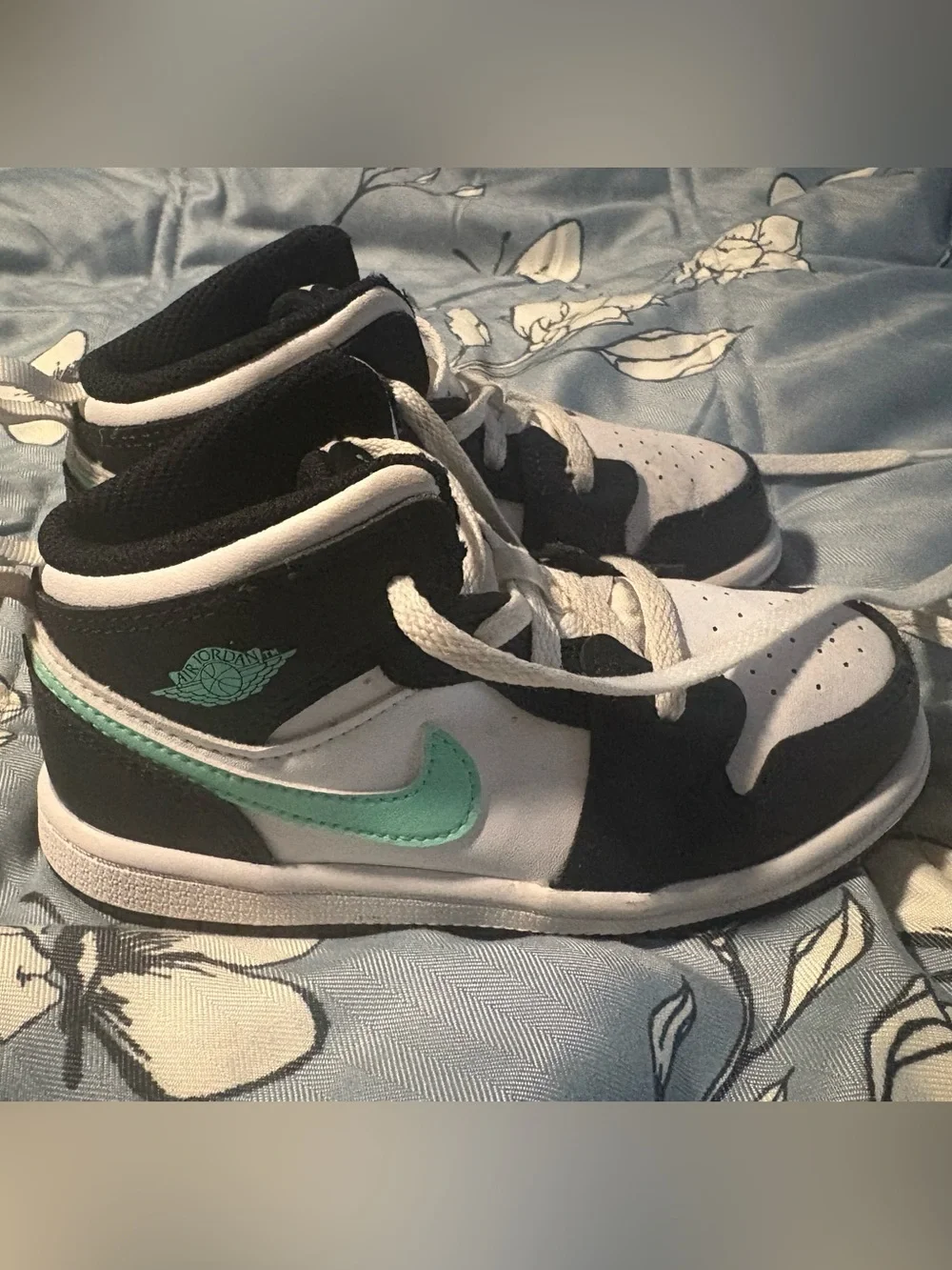 Jordan 1 Mid Green Glow (toddler 10)